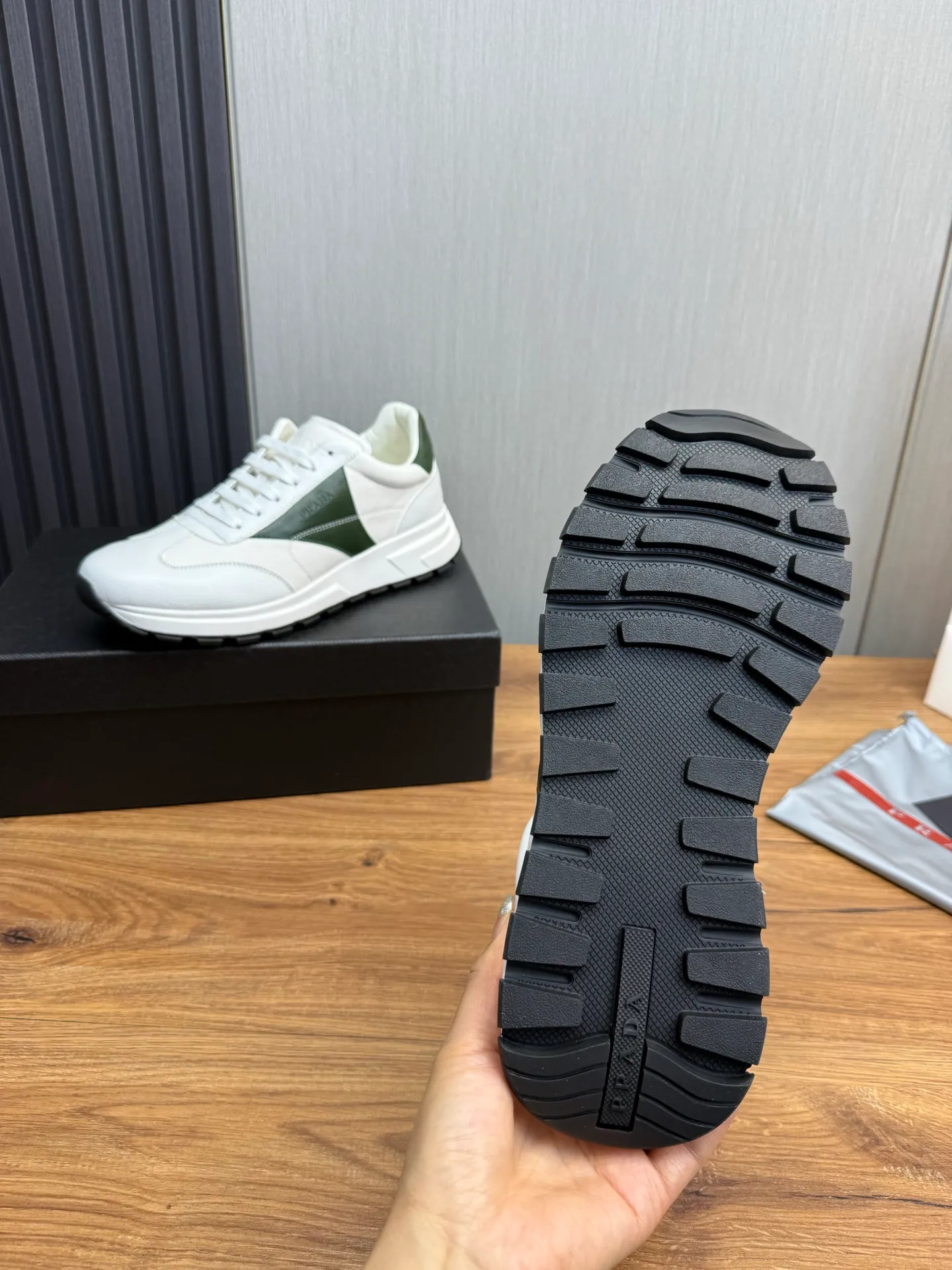 Men's shoes 💰800💰 [PRADA] Men's shoes are popular in the counter, official website is synchronized, 1 high-quality shipment ✔️Original cowhide + cowhide lining, 1🆚1 replica, original sole, 38-45 (38.45 custom-made, non-returnable)